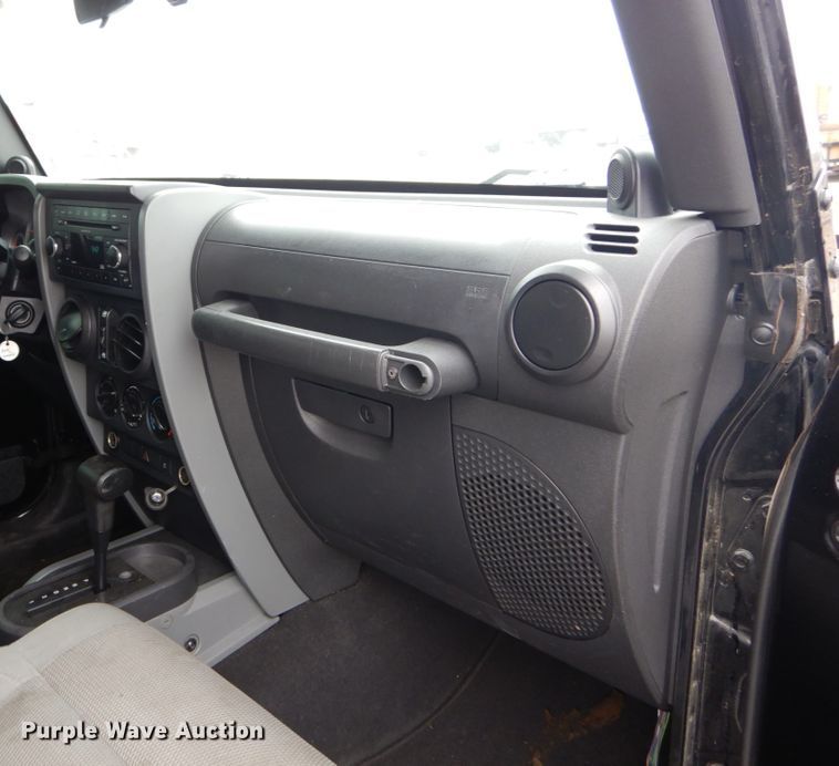 image for item DH5229 2007 Jeep Wrangler Unlimited Sahara  SUV