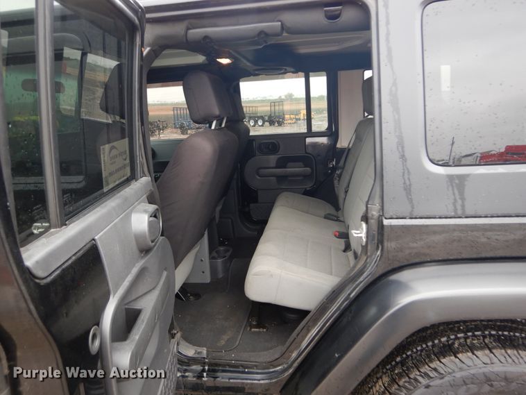 image for item DH5229 2007 Jeep Wrangler Unlimited Sahara  SUV