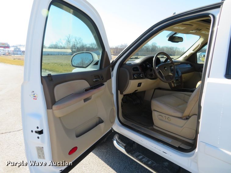 image for item DI3989 2009 Chevrolet Suburban LT 2500  SUV