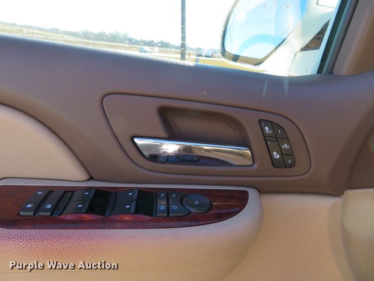 image for item DI3989 2009 Chevrolet Suburban LT 2500  SUV