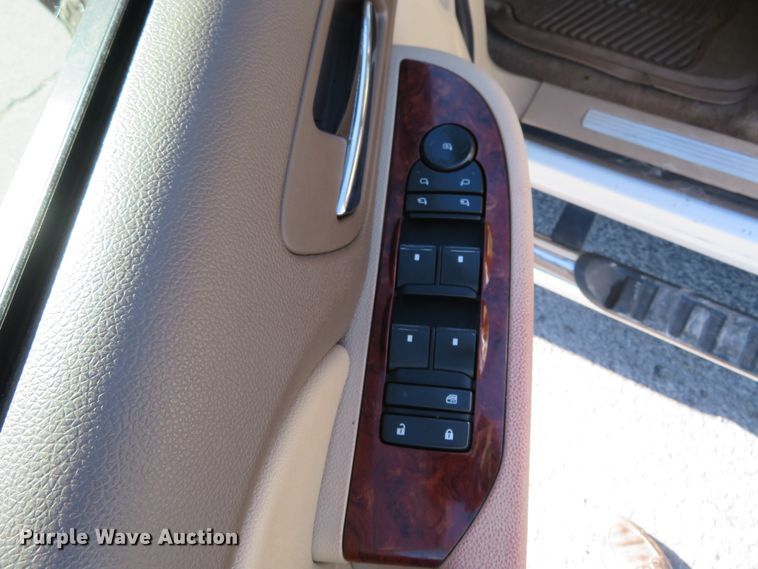 image for item DI3989 2009 Chevrolet Suburban LT 2500  SUV