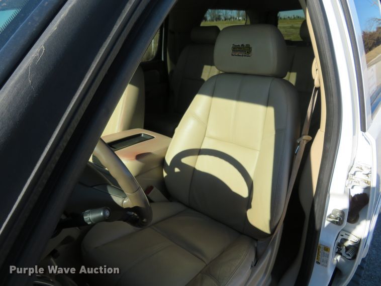 image for item DI3989 2009 Chevrolet Suburban LT 2500  SUV