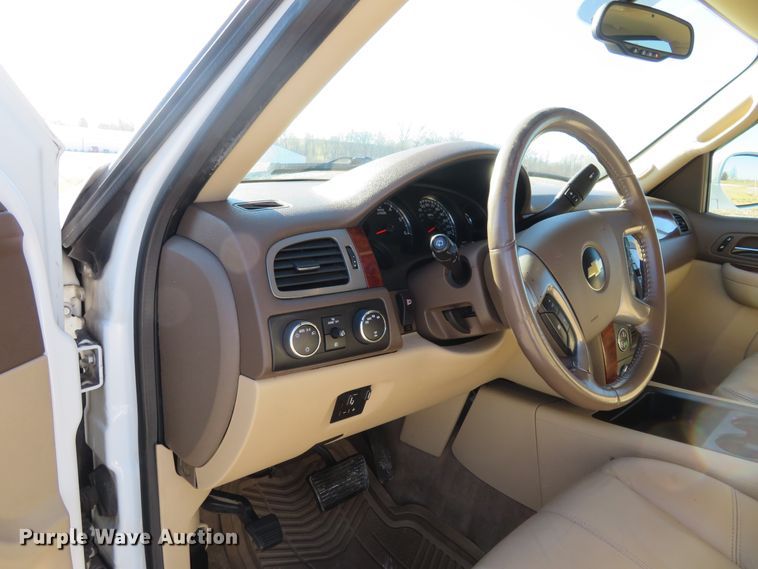 image for item DI3989 2009 Chevrolet Suburban LT 2500  SUV