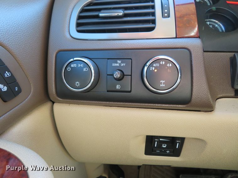 image for item DI3989 2009 Chevrolet Suburban LT 2500  SUV