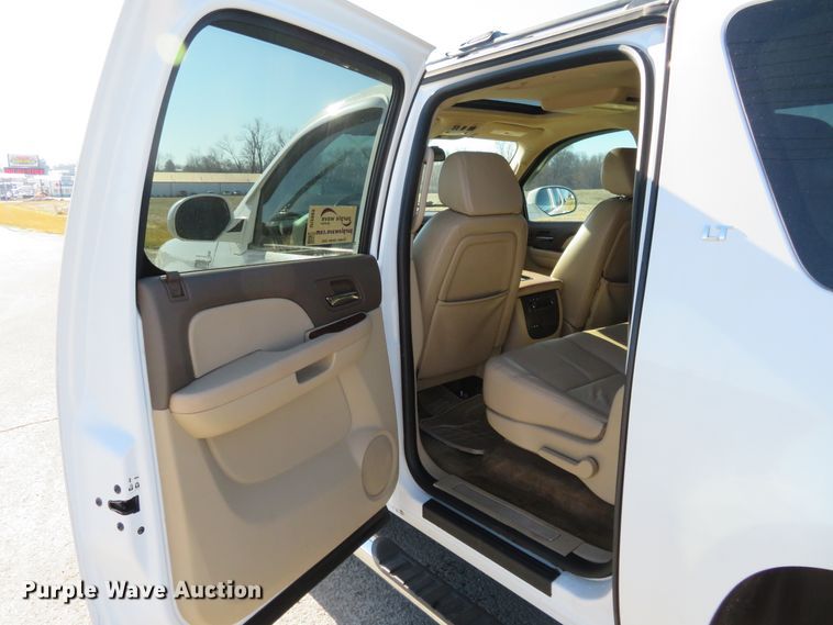 image for item DI3989 2009 Chevrolet Suburban LT 2500  SUV