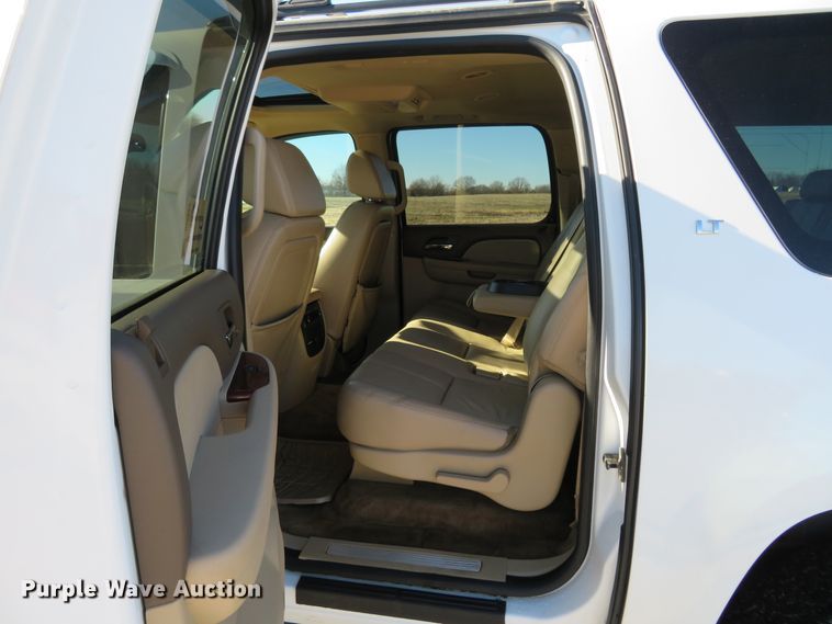 image for item DI3989 2009 Chevrolet Suburban LT 2500  SUV