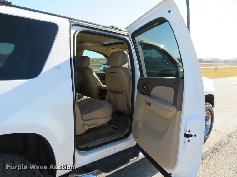 image for item DI3989 2009 Chevrolet Suburban LT 2500  SUV