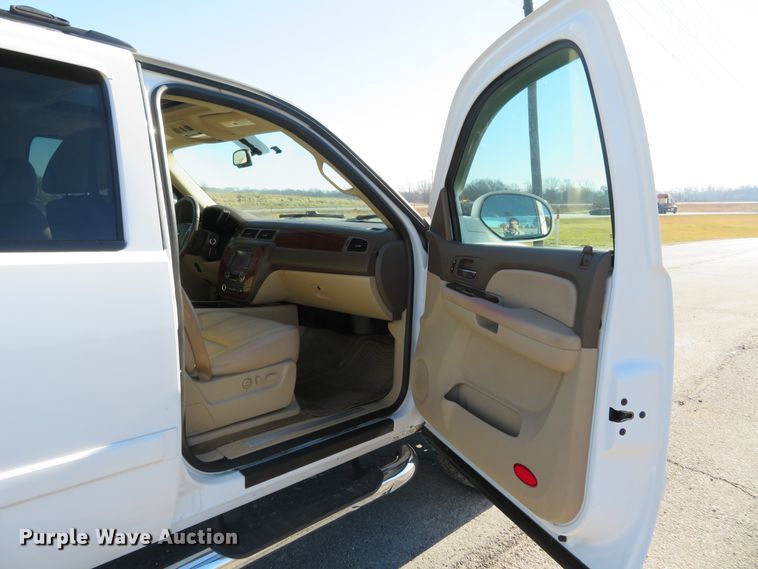 image for item DI3989 2009 Chevrolet Suburban LT 2500  SUV