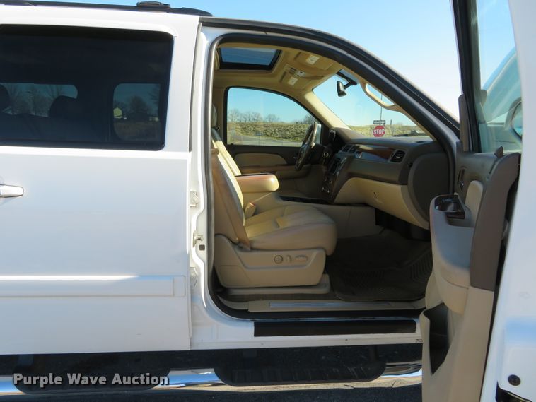 image for item DI3989 2009 Chevrolet Suburban LT 2500  SUV