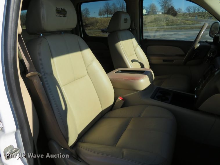 image for item DI3989 2009 Chevrolet Suburban LT 2500  SUV