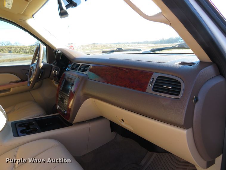 image for item DI3989 2009 Chevrolet Suburban LT 2500  SUV