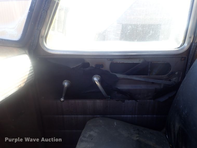 image for item DI7296 1950 GMC 252  dump flatbed truck