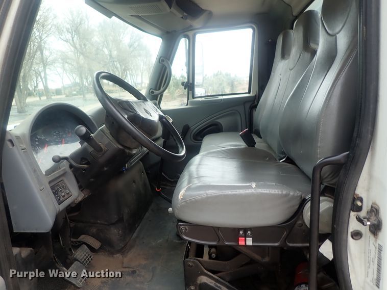 image for item DI7361 2008 International 4300  flatbed truck