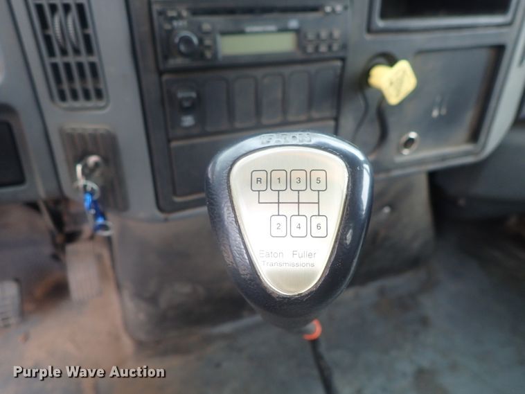 image for item DI7361 2008 International 4300  flatbed truck