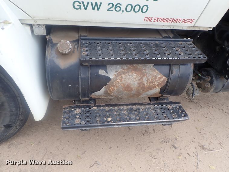 image for item DI7361 2008 International 4300  flatbed truck