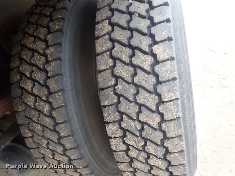 image for item DI7361 2008 International 4300  flatbed truck