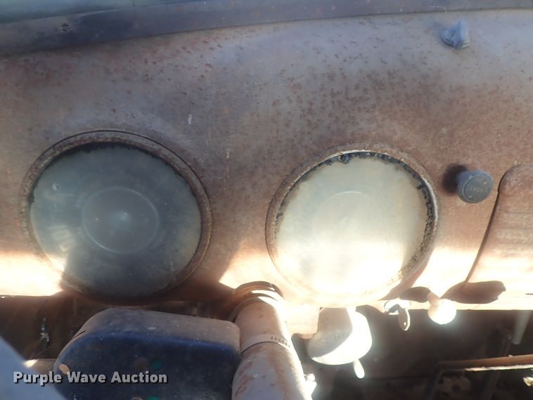 image for item DI7483 1953 Chevrolet 6500  vacuum truck