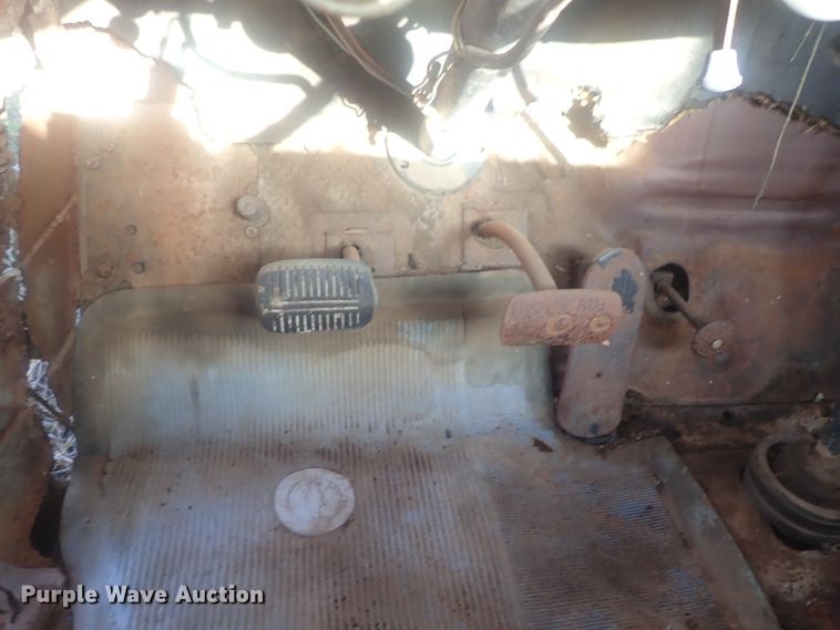 image for item DI7483 1953 Chevrolet 6500  vacuum truck