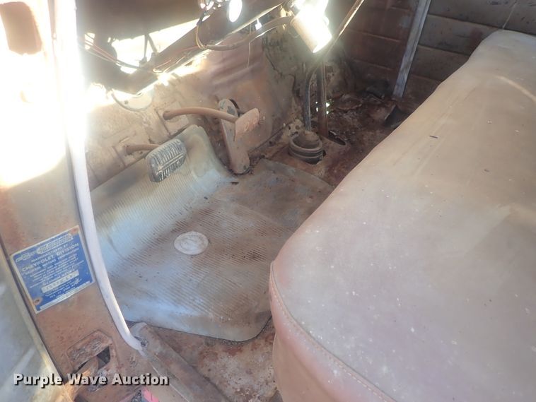 image for item DI7483 1953 Chevrolet 6500  vacuum truck