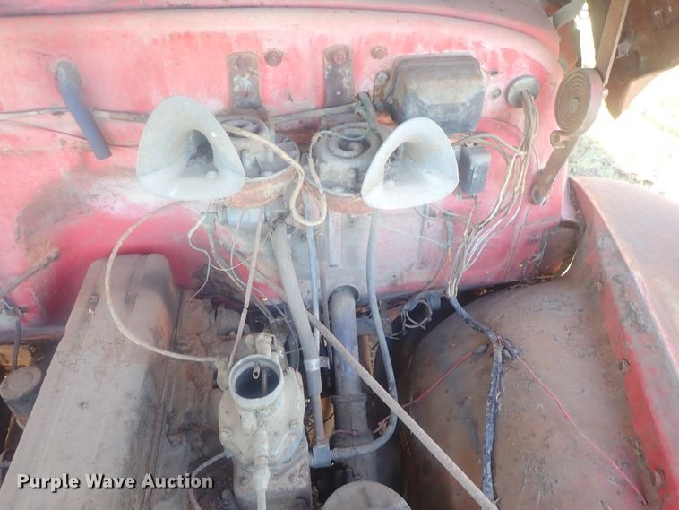 image for item DI7483 1953 Chevrolet 6500  vacuum truck