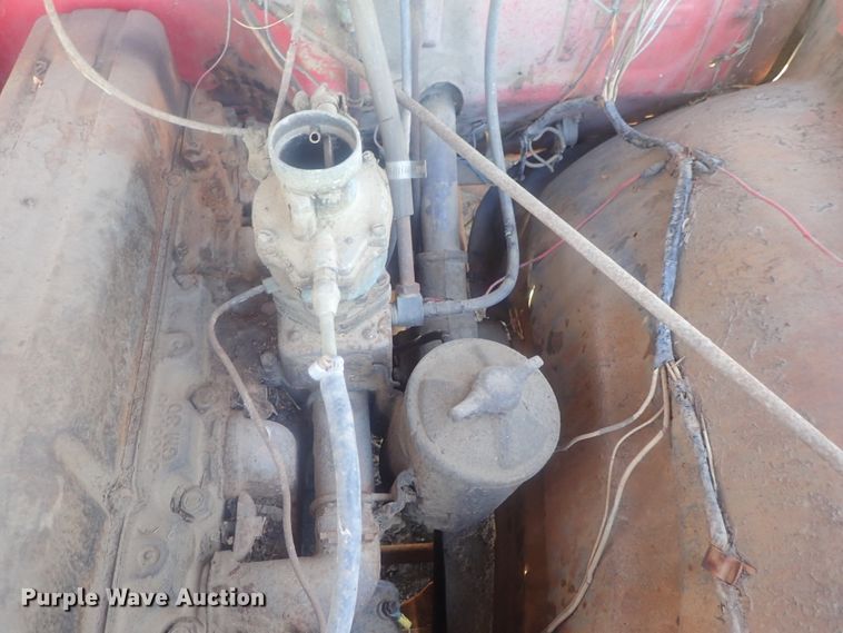 image for item DI7483 1953 Chevrolet 6500  vacuum truck