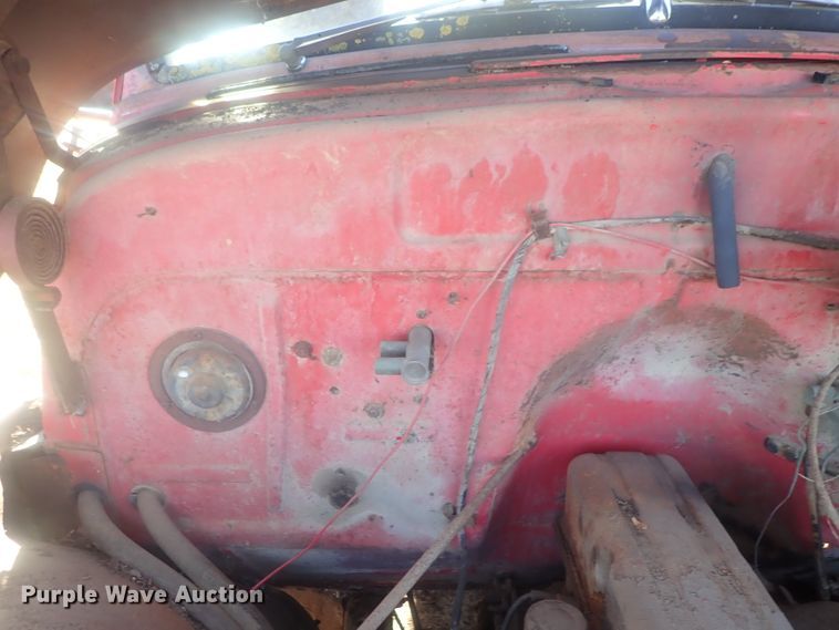 image for item DI7483 1953 Chevrolet 6500  vacuum truck