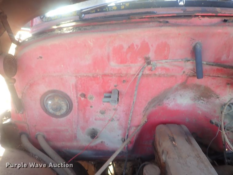 image for item DI7483 1953 Chevrolet 6500  vacuum truck