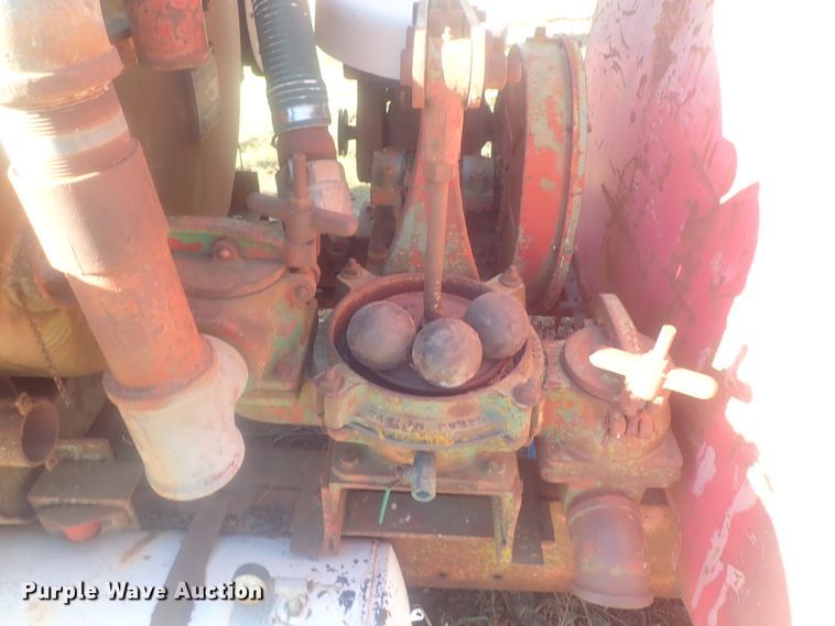 image for item DI7483 1953 Chevrolet 6500  vacuum truck