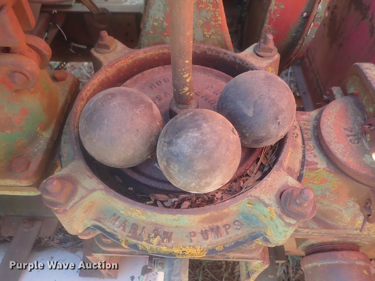 image for item DI7483 1953 Chevrolet 6500  vacuum truck