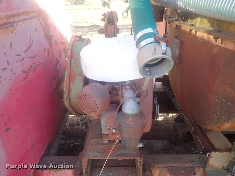 image for item DI7483 1953 Chevrolet 6500  vacuum truck