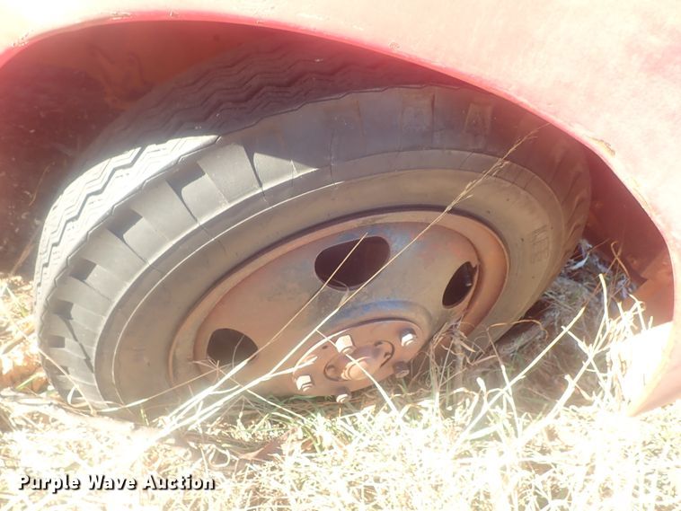 image for item DI7483 1953 Chevrolet 6500  vacuum truck