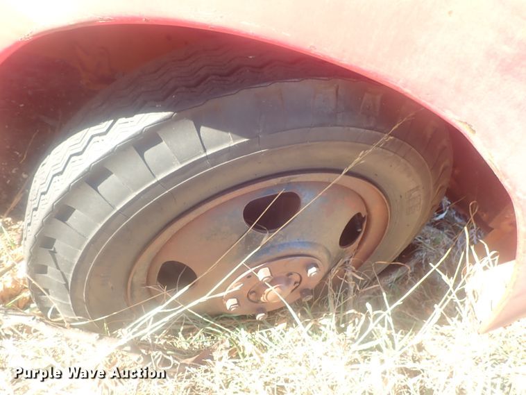 image for item DI7483 1953 Chevrolet 6500  vacuum truck