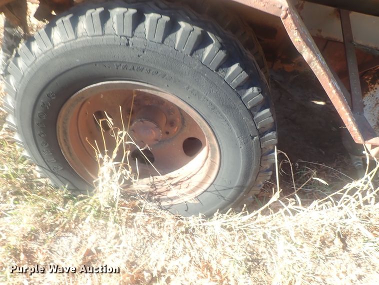 image for item DI7483 1953 Chevrolet 6500  vacuum truck