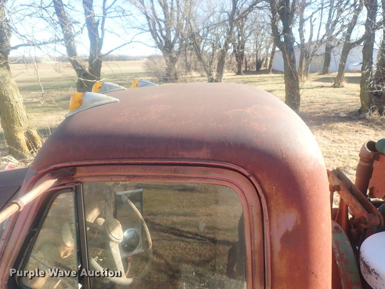 image for item DI7483 1953 Chevrolet 6500  vacuum truck