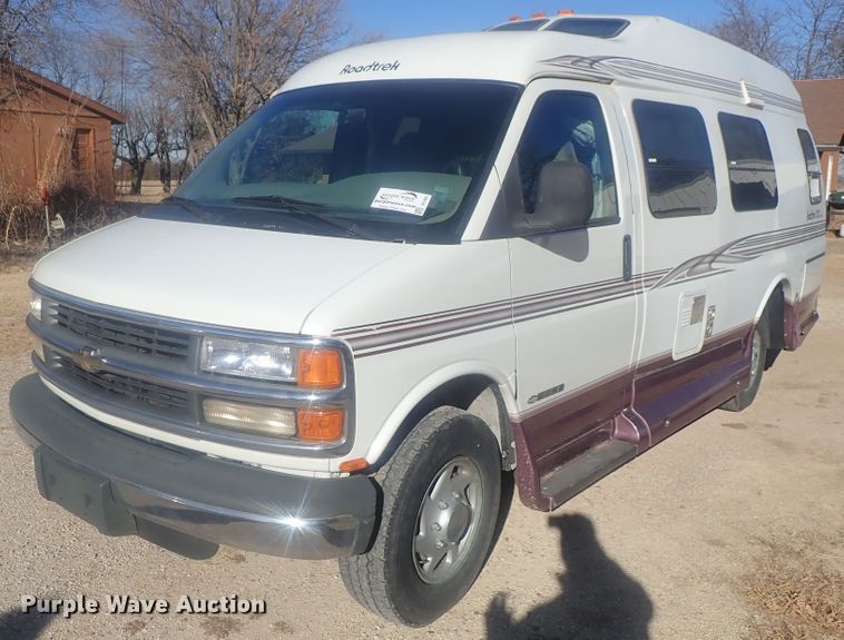 image for item DI7485 2002 Chevrolet Express 3500  Roadtrek 200 Versatile RV