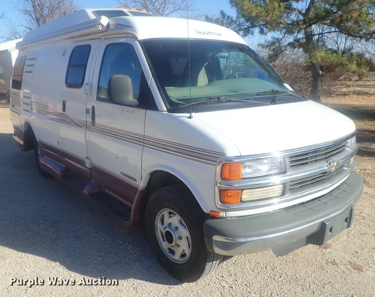 image for item DI7485 2002 Chevrolet Express 3500  Roadtrek 200 Versatile RV