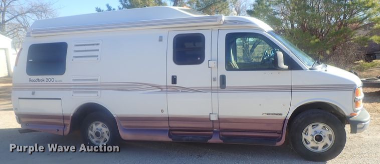image for item DI7485 2002 Chevrolet Express 3500  Roadtrek 200 Versatile RV