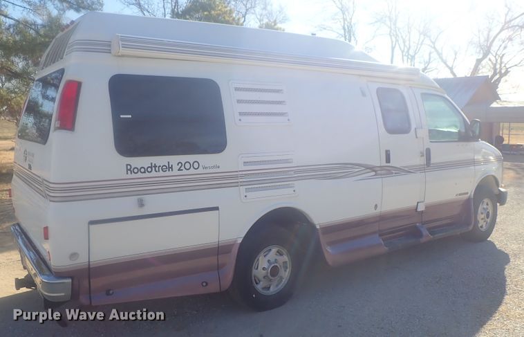 image for item DI7485 2002 Chevrolet Express 3500  Roadtrek 200 Versatile RV