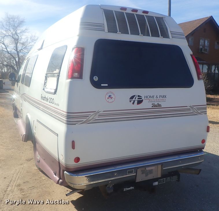 image for item DI7485 2002 Chevrolet Express 3500  Roadtrek 200 Versatile RV