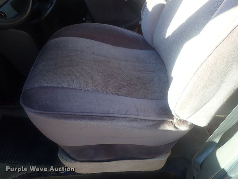 image for item DI7485 2002 Chevrolet Express 3500  Roadtrek 200 Versatile RV