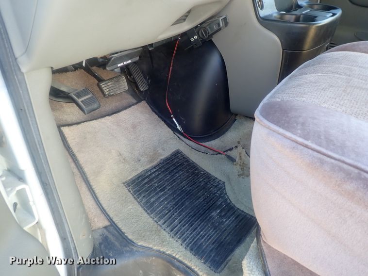 image for item DI7485 2002 Chevrolet Express 3500  Roadtrek 200 Versatile RV