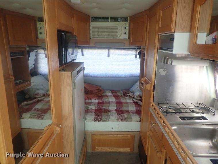 image for item DI7485 2002 Chevrolet Express 3500  Roadtrek 200 Versatile RV