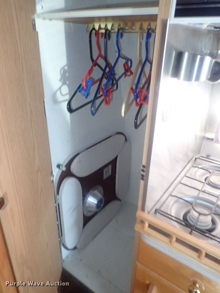 image for item DI7485 2002 Chevrolet Express 3500  Roadtrek 200 Versatile RV