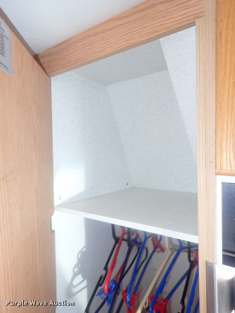 image for item DI7485 2002 Chevrolet Express 3500  Roadtrek 200 Versatile RV