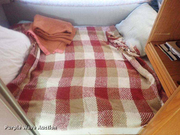 image for item DI7485 2002 Chevrolet Express 3500  Roadtrek 200 Versatile RV