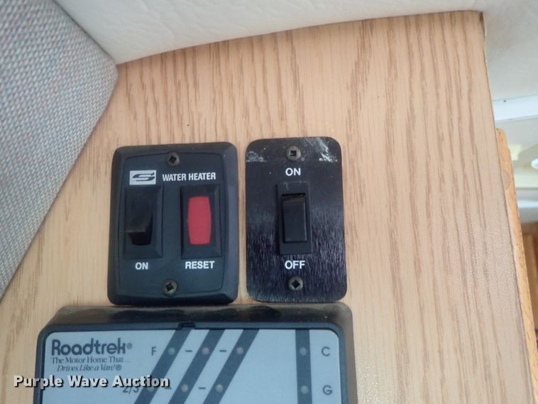 image for item DI7485 2002 Chevrolet Express 3500  Roadtrek 200 Versatile RV