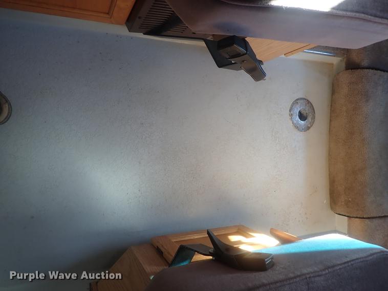 image for item DI7485 2002 Chevrolet Express 3500  Roadtrek 200 Versatile RV