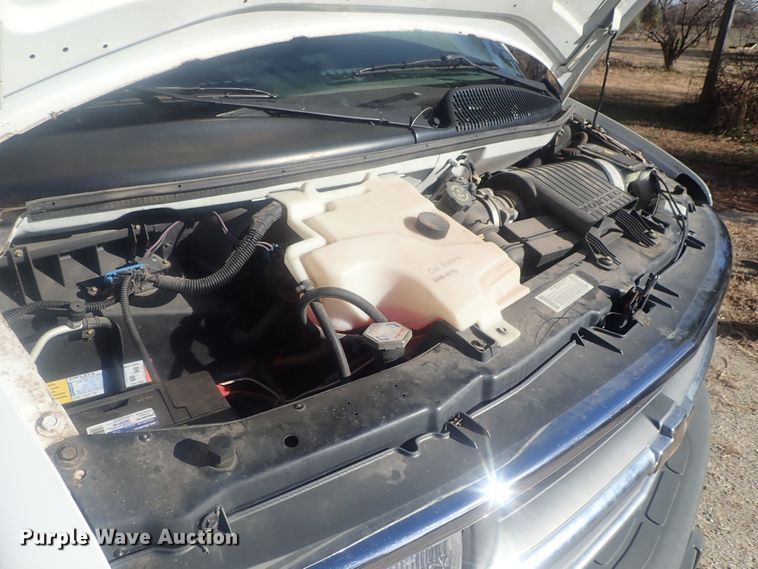 image for item DI7485 2002 Chevrolet Express 3500  Roadtrek 200 Versatile RV