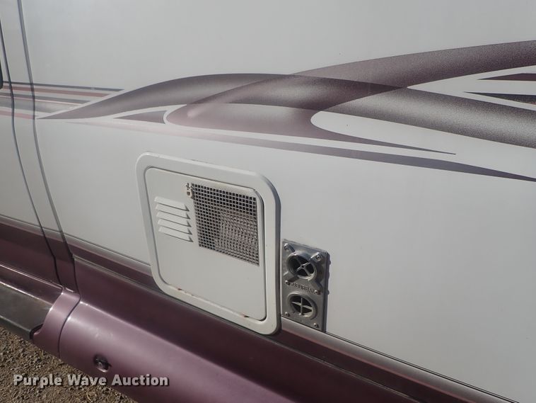 image for item DI7485 2002 Chevrolet Express 3500  Roadtrek 200 Versatile RV