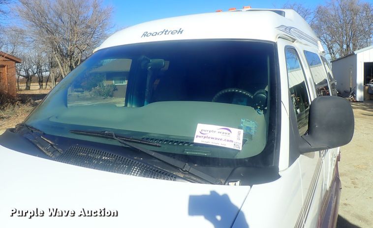 image for item DI7485 2002 Chevrolet Express 3500  Roadtrek 200 Versatile RV